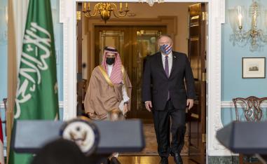 وزير الخارجية الأميركي مايك بومبيو ونظيره السعودي فيصل بن فرحان