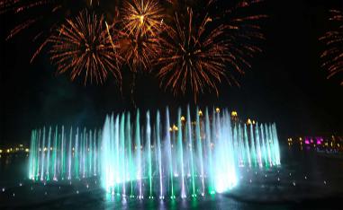 Palm Fountain features 128 super shooters reaching up to 105 metres in height