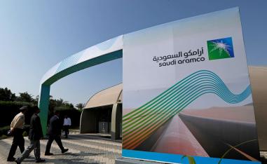 موجات كورونا الجديدة تقوض مساعي أرامكو في تجاوز الأزمة