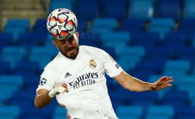 ريال مدريد يتغلب على بوروسيا مونشنغلادباخ الالمانيبهدفين نظيفين لكنهما تأهلا سويًا
