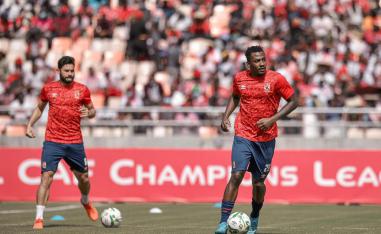 الاهلي يتنازل عن صدارة مجموعته