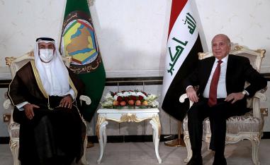 الأمين العام لمجلس التعاون الخليجي نايف الحجرف ووزير الخارجية العراقي فؤاد حسين