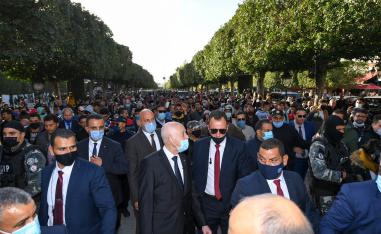 الرئيس التونسي قيس سعيد وسط تونس