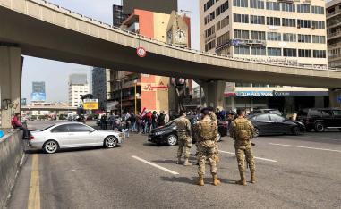 Three people died in car accidents amidst the roadblocks 