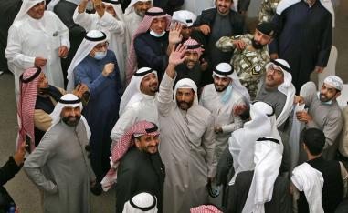 الغانم وأنصاره لم يحترموا اجراءات التوقي من فيروس كورونا بينما تئن البلاد تحت وطأة ازمة صحية