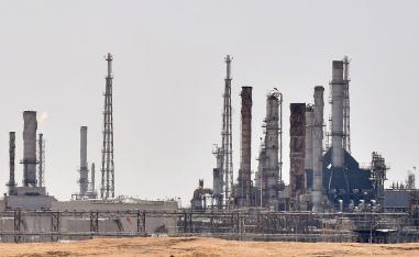 استهداف منشآة نفطية سعودية يهدد إمدادات الطاقة للعالم