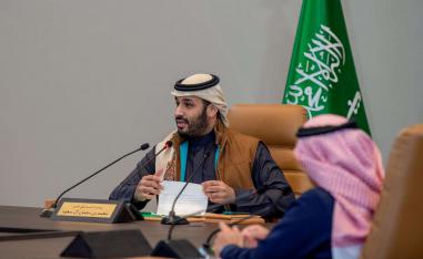 ولي العهد السعودي الأمير محمد بن سلمان يقود خطة طموحة لتنويع مصادر الدخل من خارج القطاع النفطي