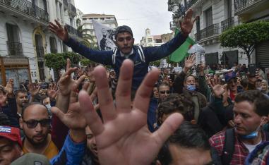 الجزائر تواجه الحراك الشعبي بالقمع