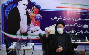 ابراهيم رئيسي أو قاضي الموت يمسك بالقضاء الإيراني منذ الثورة يخوض سباق الرئاسة بسجل حافل بالانتهاكات