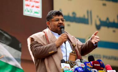 محمد علي الحوثي الرئيس السابق لشورى حركة الحوثي في اليمن يلقي كلمة في تجمع في صنعاء