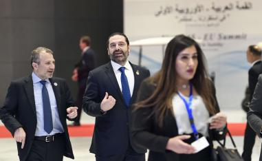 جبران باسيل يتمسك بالحريري لتشكيل الحكومة في موقف يتناقض مع 'العداوة' القائمة بين الرجلين