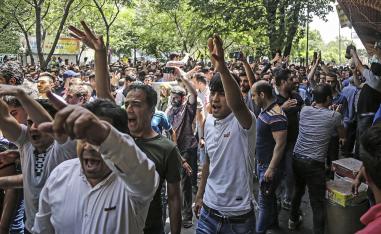 النظام الديني في إيران يعتمد القمع منهجا في اخماد أي تحرك شعبي