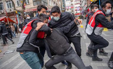 احد فصول قمع التظاهر في تركيا