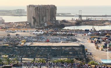 السفير السعودي لدى لبنان: لابد من تحقيق دولي شفاف في انفجار مرفأ بيروت