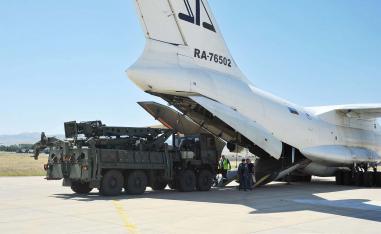 Washington says the S-400s pose a threat to its F-35 fighter jets 