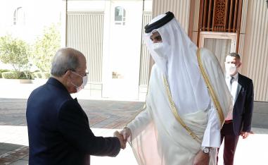 امير قطر عبر صراحة عن استعداد بلاده لدعم لبنان اقتصاديا