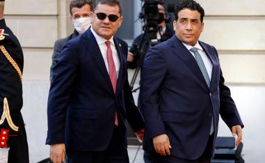 رئيس مجلس الرئاسة الليبي محمد المنفي ورئيس الحكومة عبدالحميد دبيبة في مؤتمر باريس
