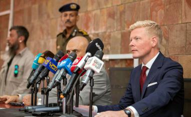 المبعوث الدولي هانس غرندبيرغ في مؤتمر صحفي في تعز