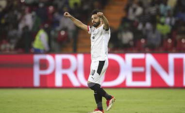 النجم المصري يقود بلاده لفوز غال على غينيا بيساو بهدف وحيد