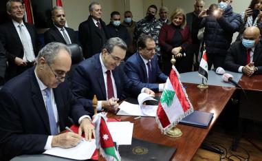 يطمح لبنان عبر استجرار الطاقة من الأردن الى توفير ما بين ثماني إلى عشر ساعات تغذية بالكهرباء يومياً