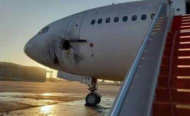 طائرة عراقية على مدرج مطار بغداد أصيبت في قصف بالصواريخ