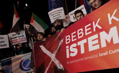 Turkish demonstrators held a protest in Istanbul against Herzog’s prospective visit 