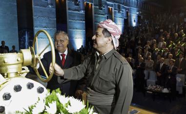 مسعود بارزاني وجلال طالباني يحتفلان بانطلاق عملية تصدير نفط كردستان في 2009
