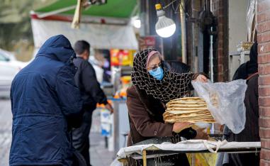 الايرانيون صاروا يأكلون الخبز الحاف