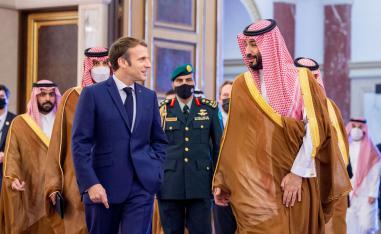ماكرون يستضيف الأمير محمد بن سلمان على عشاء عمل في الإليزيه 