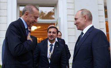 Putin bids farewell to Erdogan after a meeting in Sochi