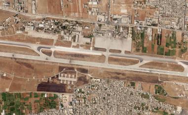 آثار القصف الاسرائيلي لمطار حلب