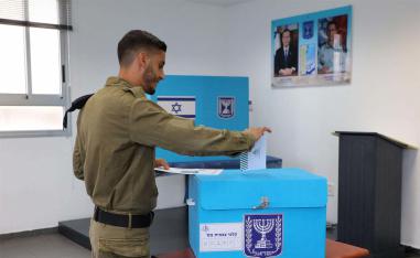 Both Lapid and Netanyahu need strong turnout from their bases