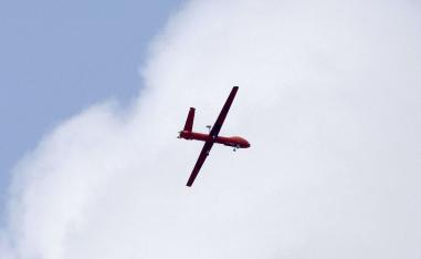 الهجوم تم بطائرة مسيرة وأوقع 14 قتيلا بين الموالين لايران