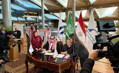 أحمد زايد مع الأمير عبدالعزيز بن طلال بن عبدالعزيز آل سعود
