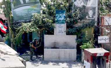 قائد عسكري في حركة فتح و3 من مرافقيه بين قتلى في كمين نصبه اسلاميون في مخيم عين الحلوة