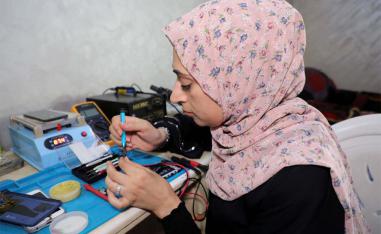 Hammad: There is privacy for women to come and repair their mobile phones