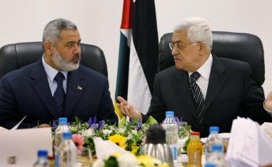 محمود عباس بين ضغوطات الداخل والخارج