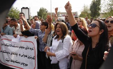 بارزاني يحاول إقناع المعلمين بالعودة إلى التدريس