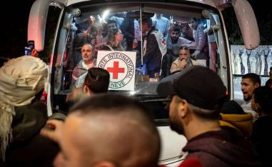 مخاوف فلسطينية واقليمية من عودة القتال بعنف بعد تسليم الرهائن