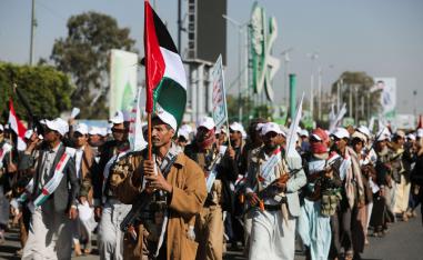الحوثيون يروجون لصورتهم في المنطقة كمقاتلين يدعمون المقاومة الفلسطينية