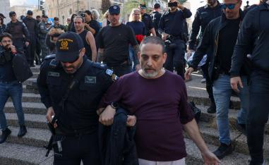 عائلات المحتجزين الإسرائيليين تصعّد احتجاجاتها مطالبة بعقد مؤتمر دولي 