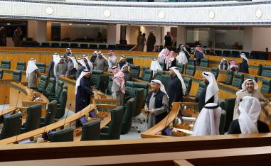 البرلمان الكويتي في استنفار دائم مع الحكومة