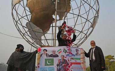 Iran and Pakistan are seeking to de-escalate tensions