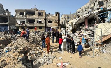 ضربات إسرائيلية تستهدف مبان ومستشفيات في رفح وغزة