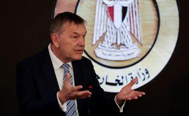 إسرائيل تنفذ مخططها بإخراج الأونروا من القطاع الفلسطيني