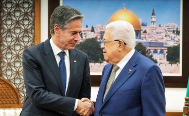 الرئيس الفلسطيني يتهم الأميركيين يالتواطئ في تجويع الفلسطينيين