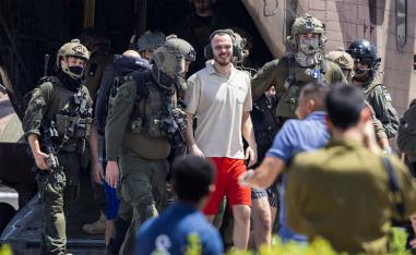 Gantz delayed a statement in which he was widely expected to announce his resignation from Netanyahu's emergency government following the hostage rescue