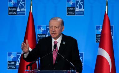  أردوغان يحث الأتراك على الصبر