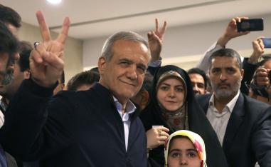 بيزشكيان يتعهد بمد يد الصداقة للجميع
