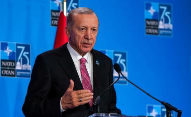 أردوغان يضغط لإنهاء الشراكة بين الناتو وإسرائيل 